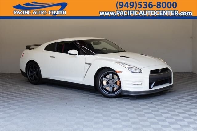 Nissan GT-R