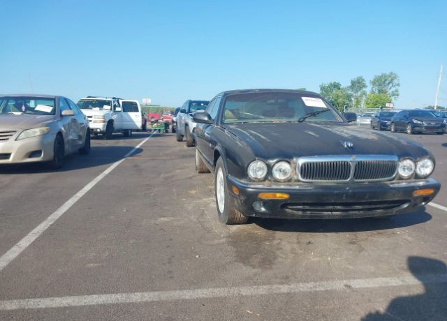 Jaguar XJ8