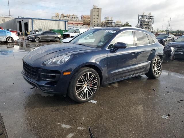 2016 PORSCHE Macan