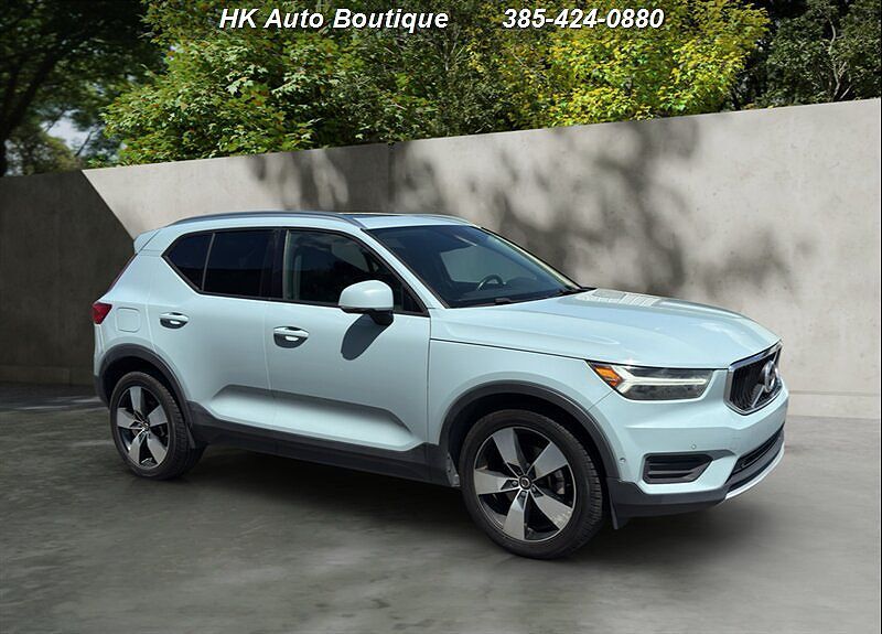 2019 VOLVO XC40