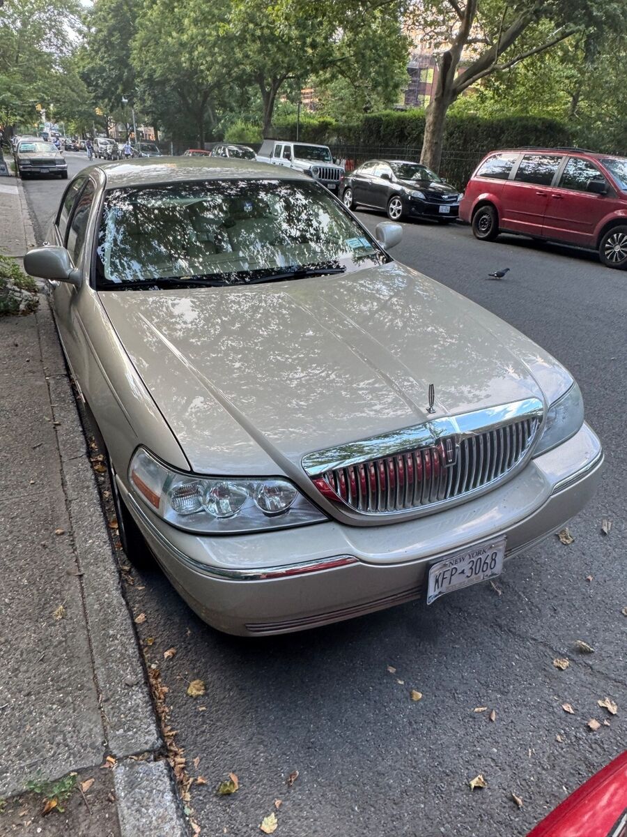 Lincoln Town Car