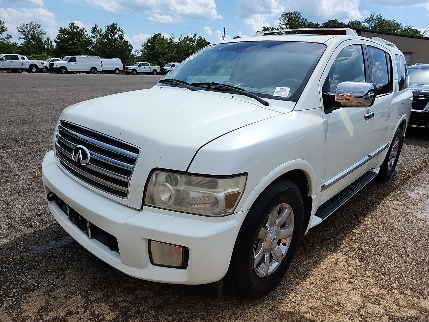 Infiniti QX56