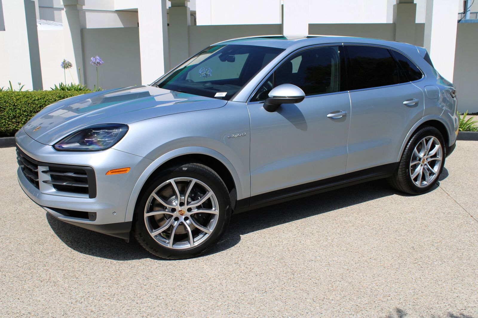 2025 PORSCHE Cayenne