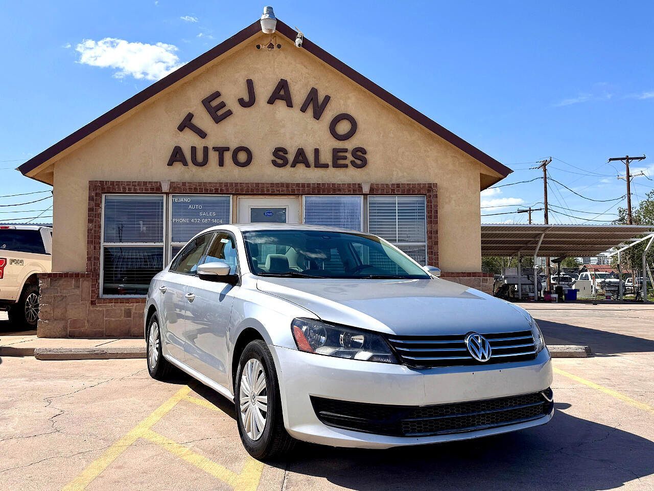2014 VOLKSWAGEN Passat