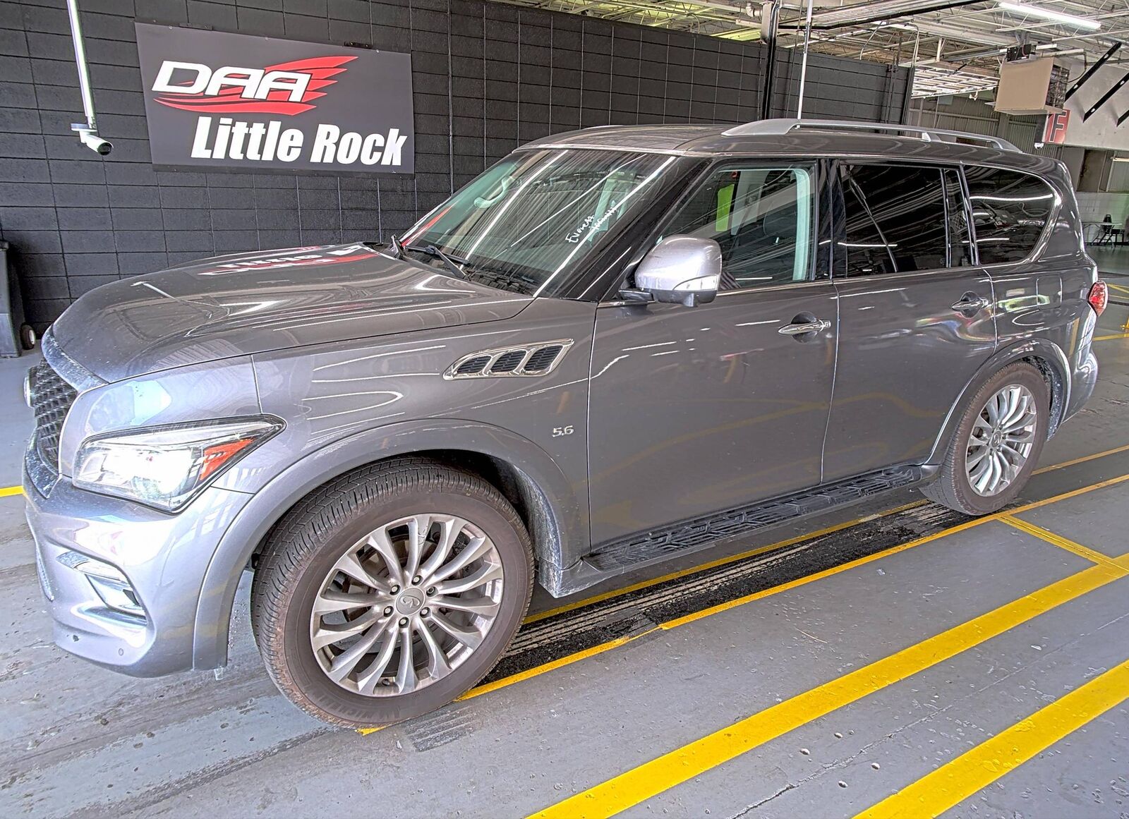 Infiniti QX80