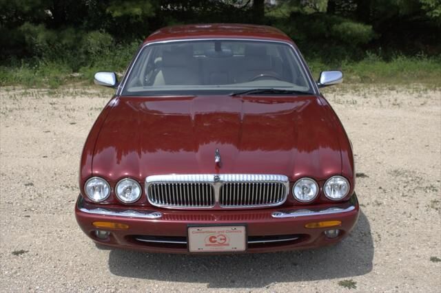 2002 JAGUAR Vanden Plas