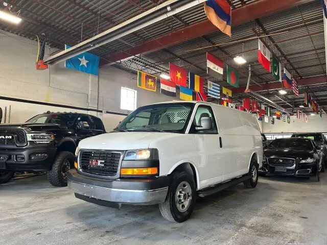 GMC Savana