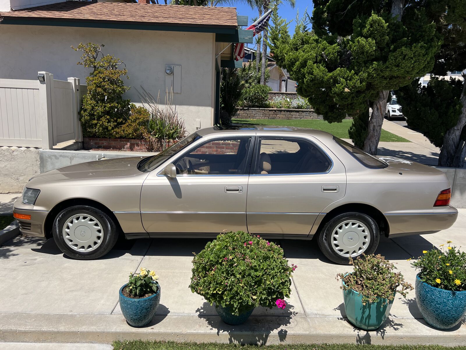 Lexus LS
