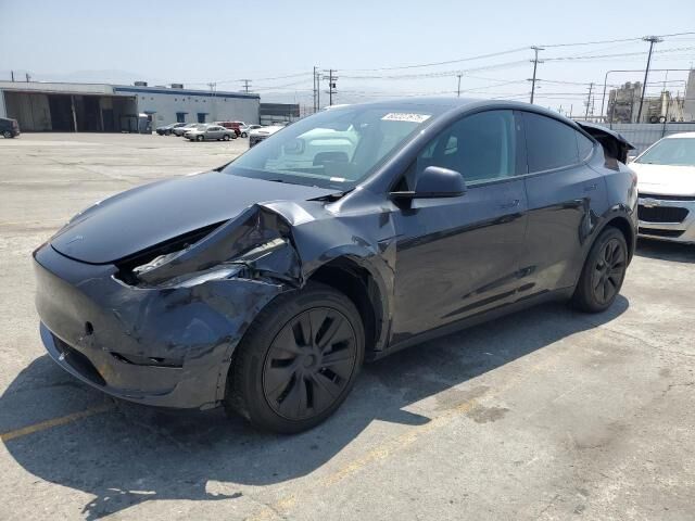 2025 TESLA Model Y