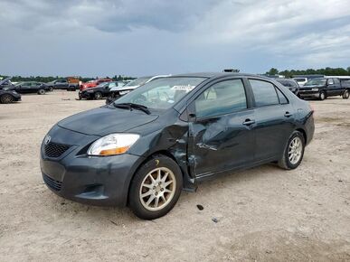 2010 TOYOTA Yaris - License Plate