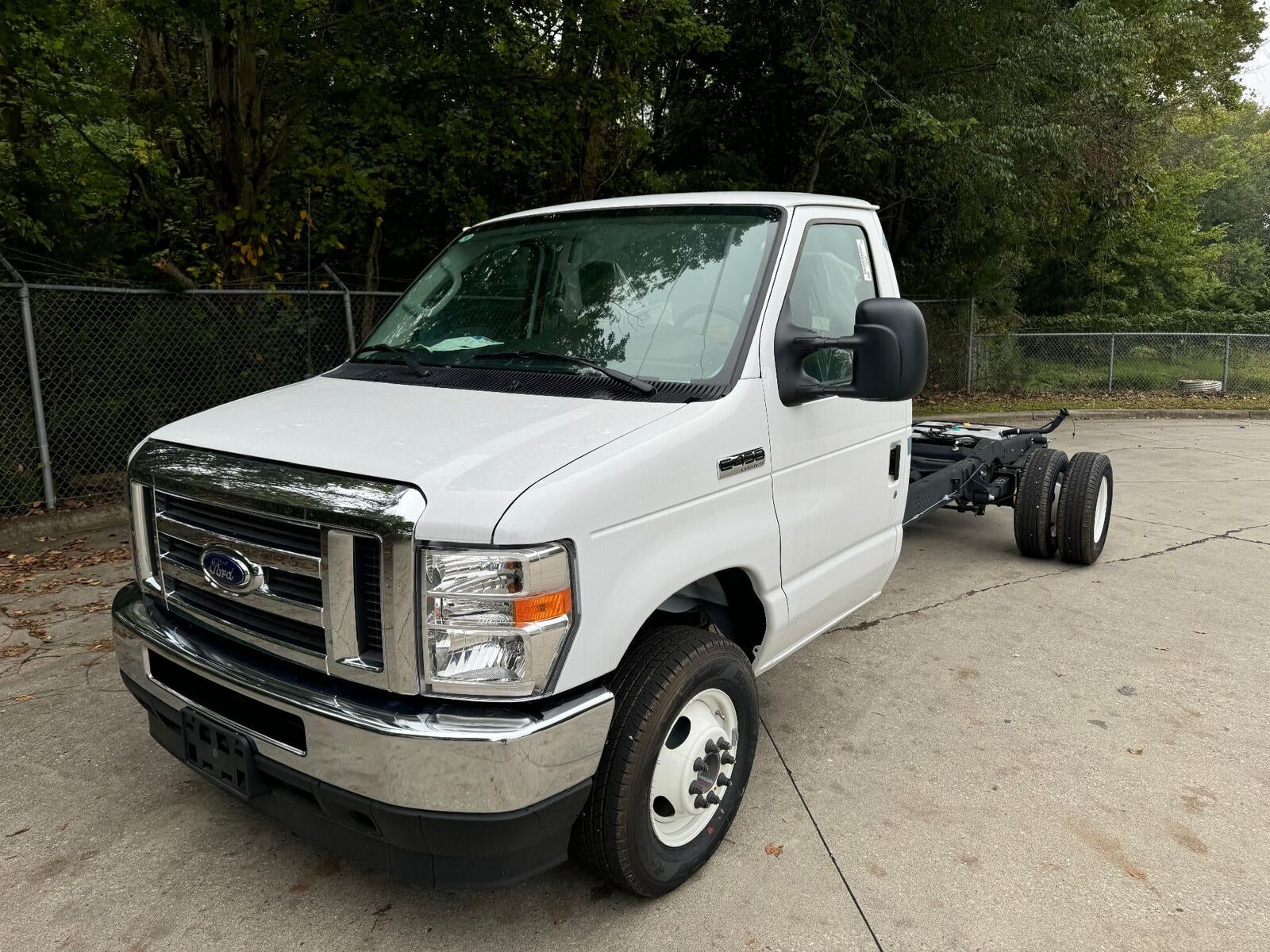 2025 FORD E-450