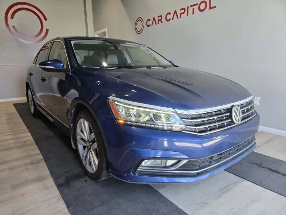 2017 VOLKSWAGEN Passat