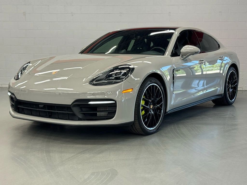 2022 PORSCHE Panamera