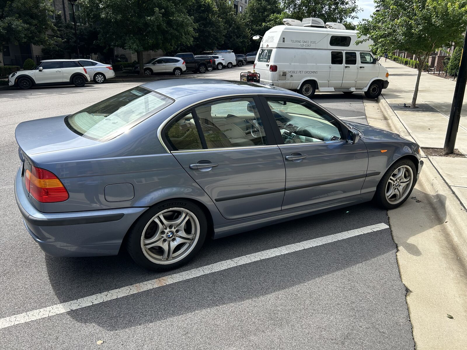 BMW 330i