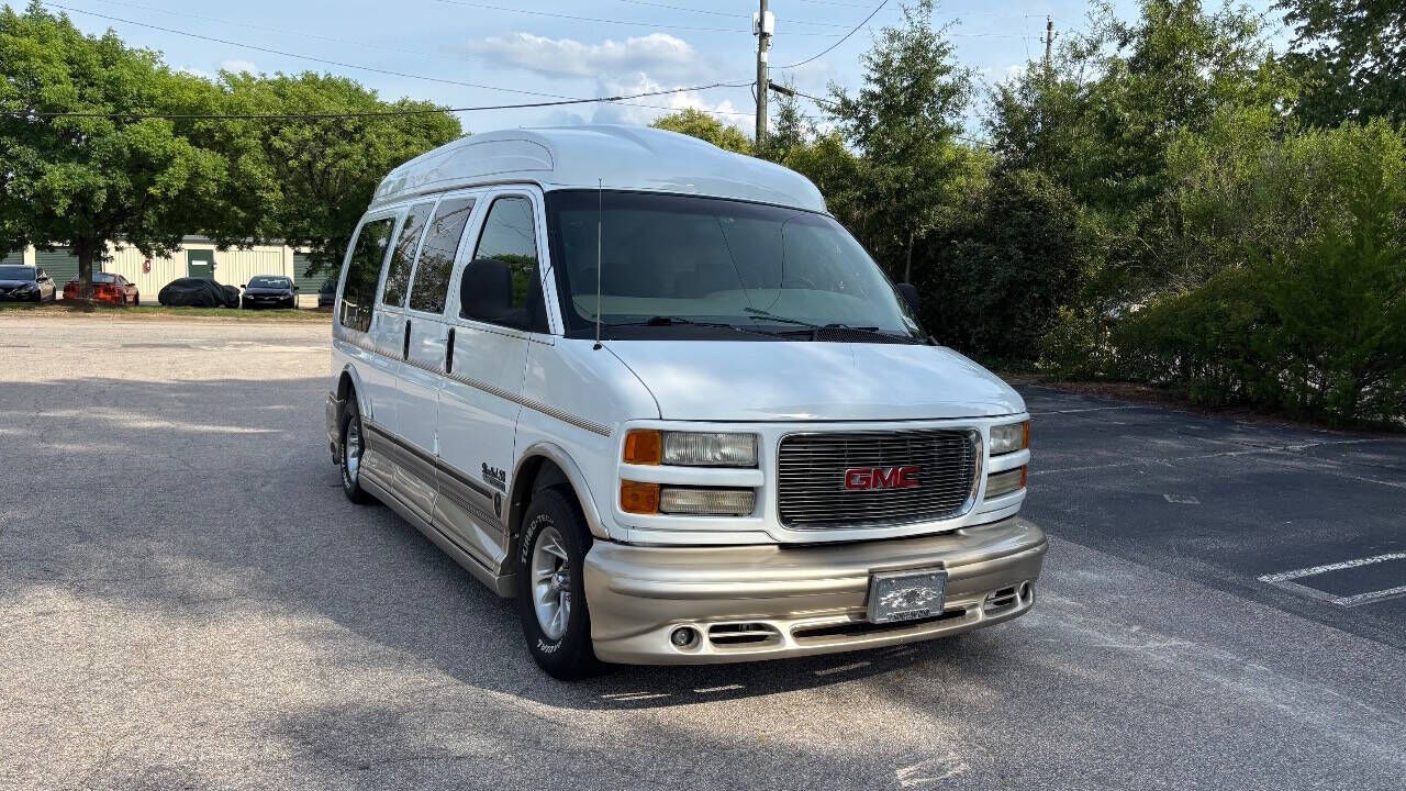 GMC Savana