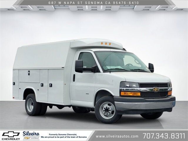 2024 CHEVROLET Express