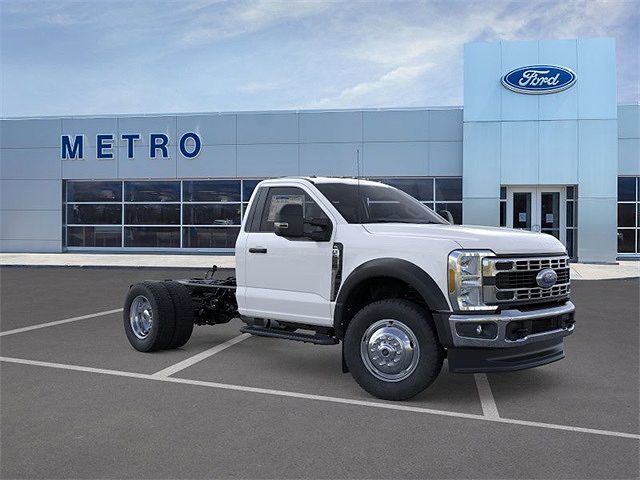 2025 FORD F-550