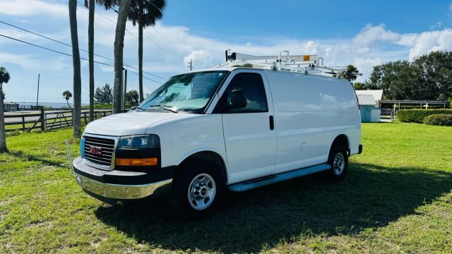 GMC Savana