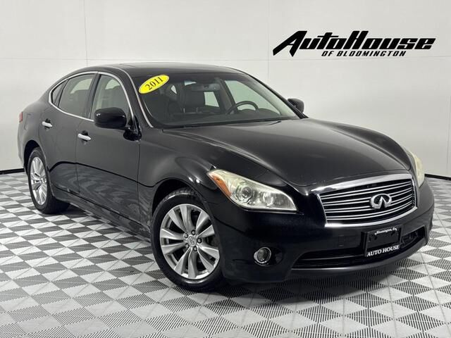 Infiniti M56