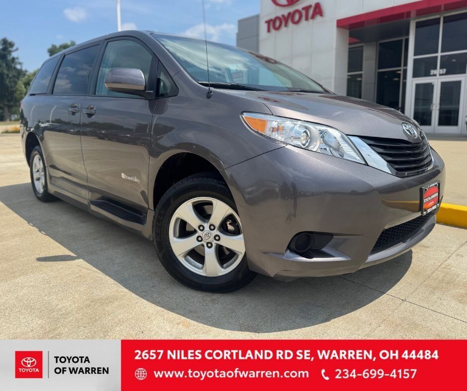 2013 TOYOTA Sienna