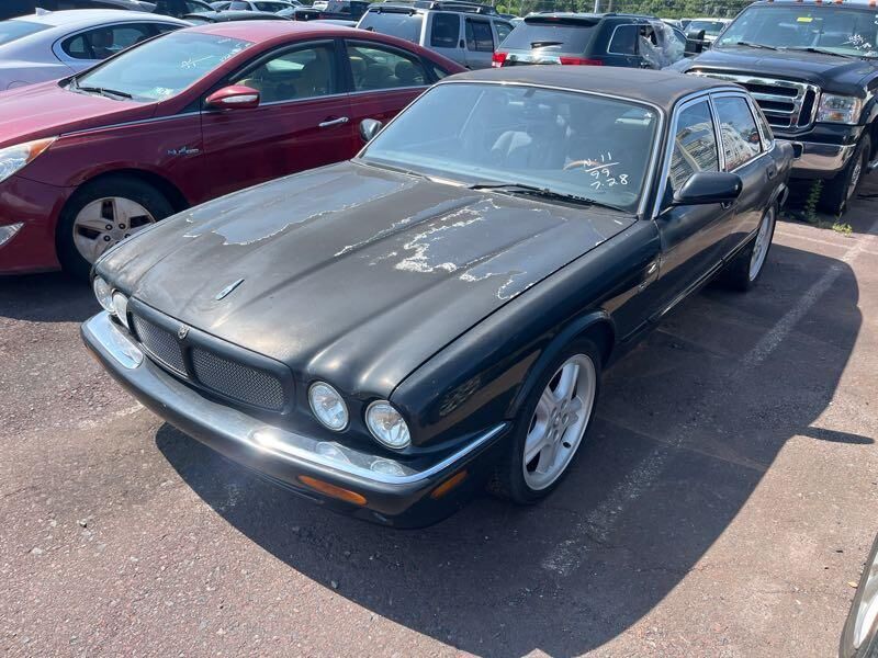 Jaguar XJR