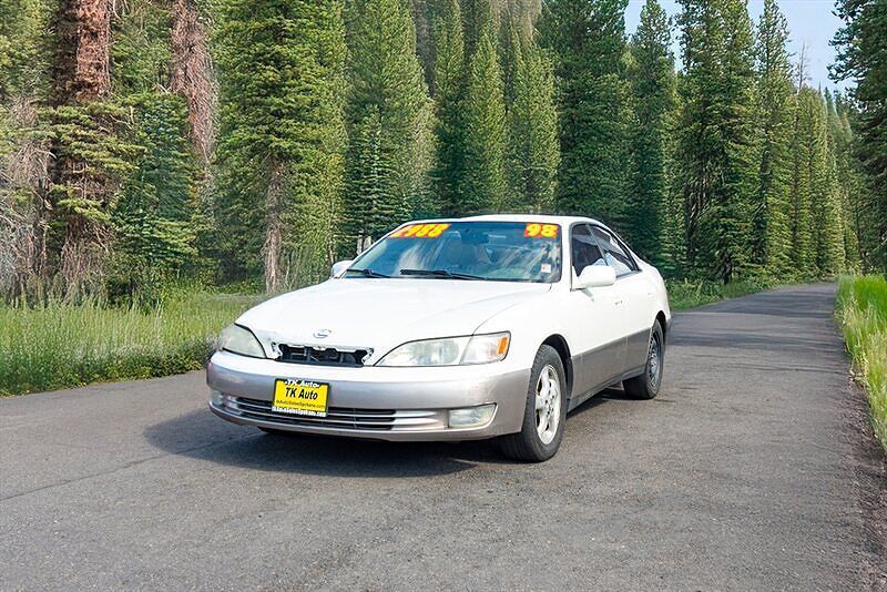 Lexus ES