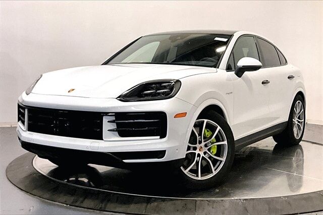 2025 PORSCHE Cayenne