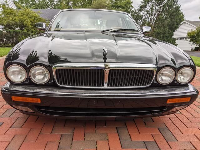 Jaguar XJ12