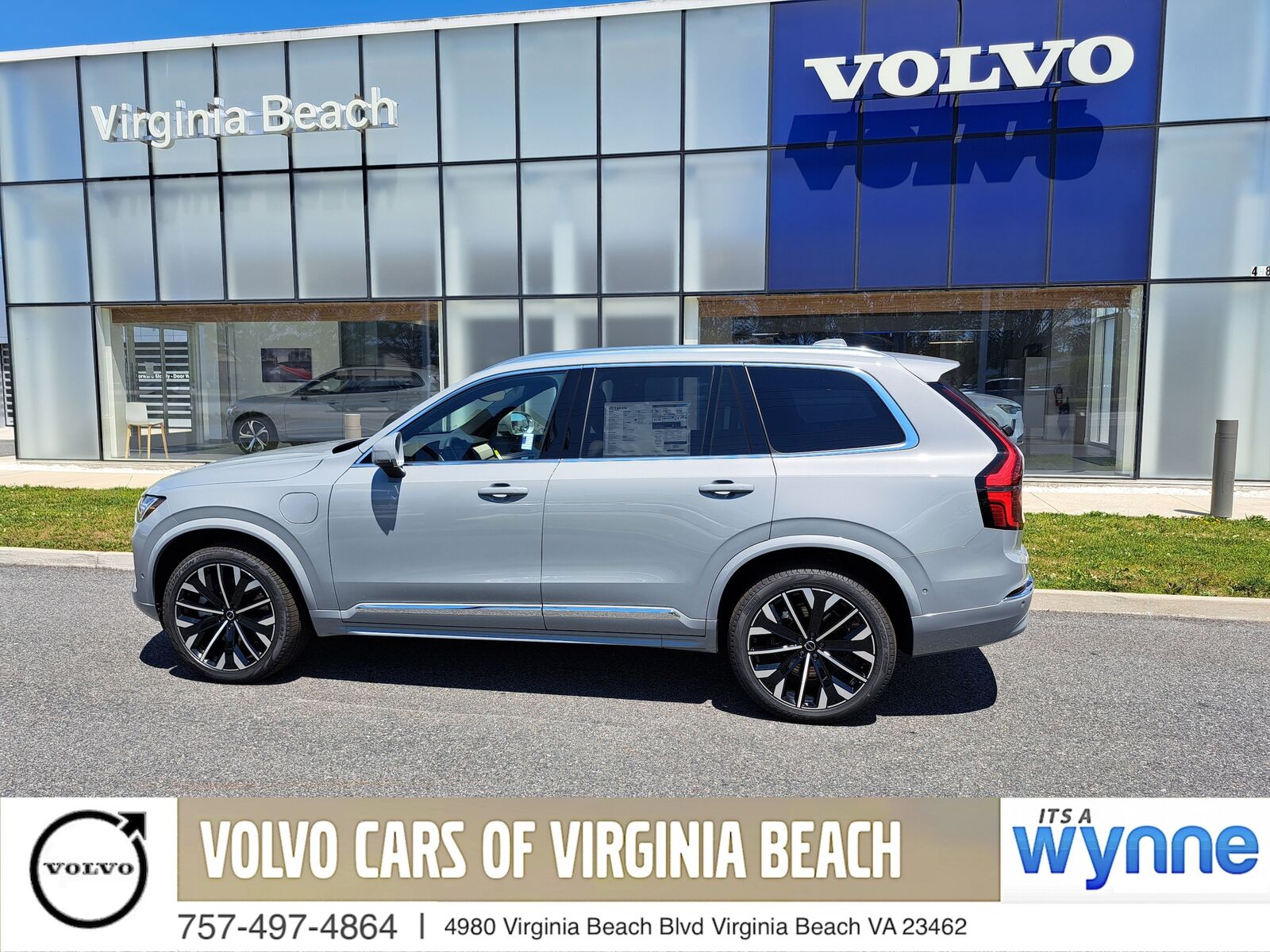 2026 VOLVO XC40
