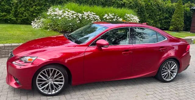 Lexus IS