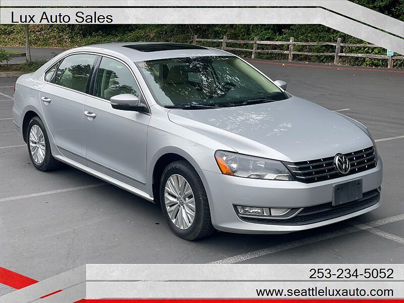2013 VOLKSWAGEN Passat