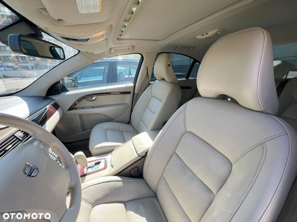 Volvo S80