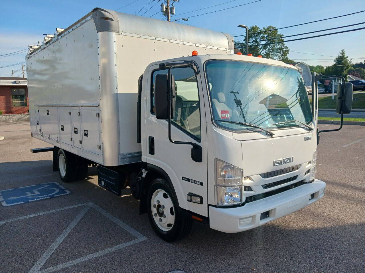 2020 ISUZU NRR