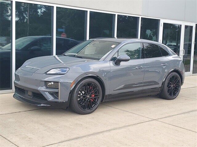 2025 PORSCHE Macan