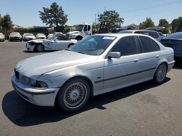 BMW 528i