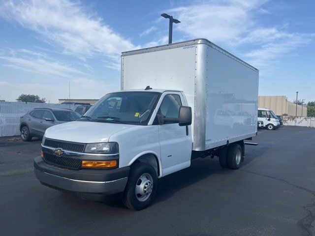 2024 CHEVROLET Express