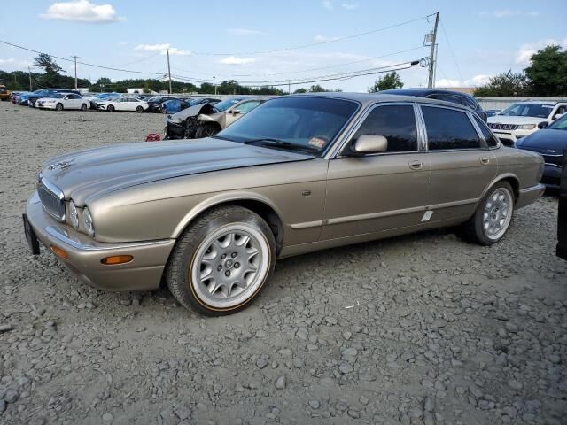 Jaguar XJ8