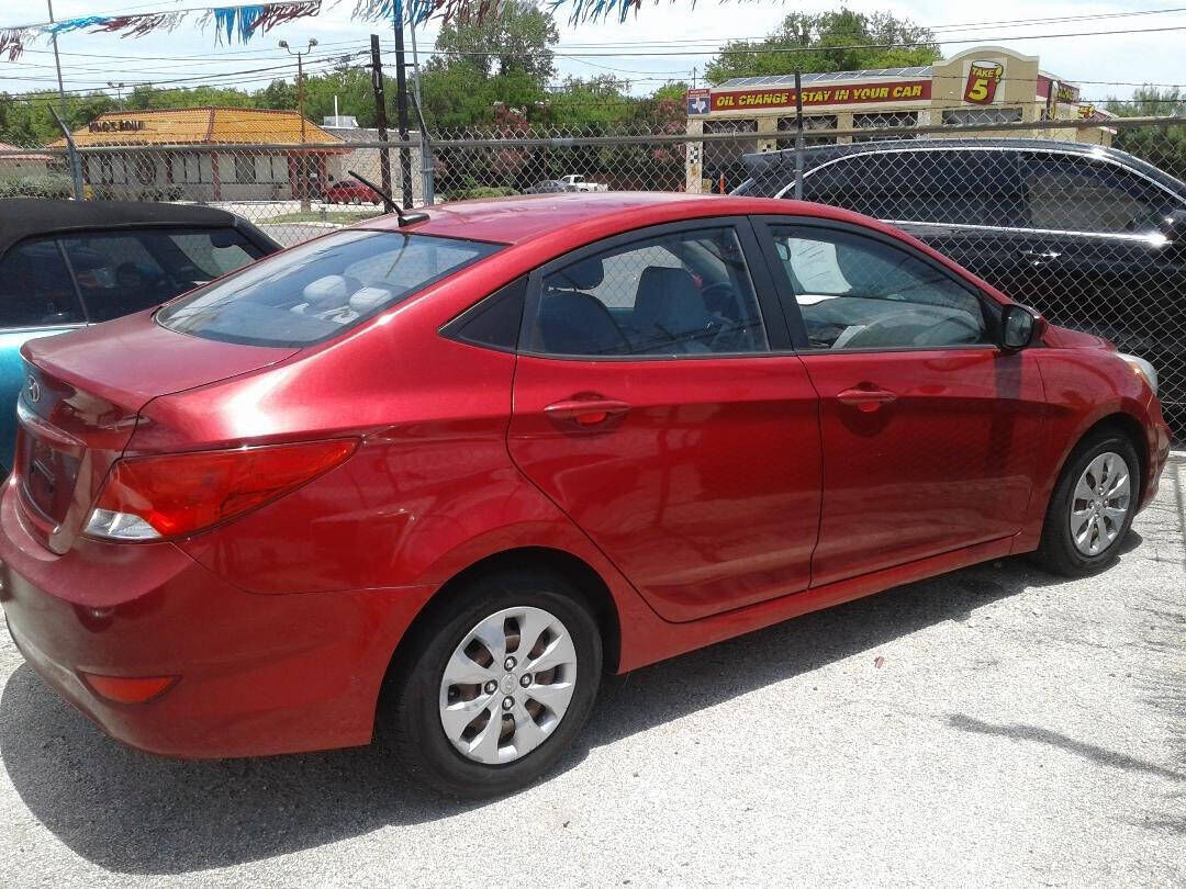 2015 HYUNDAI Accent