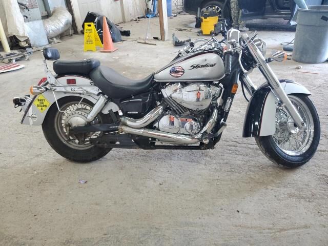Honda VT750 (Shadow Aero)
