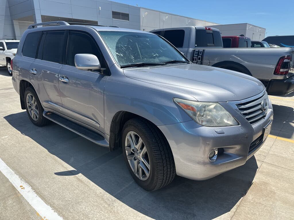Lexus LX