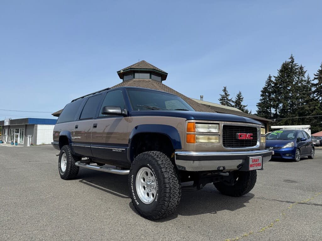 GMC Suburban