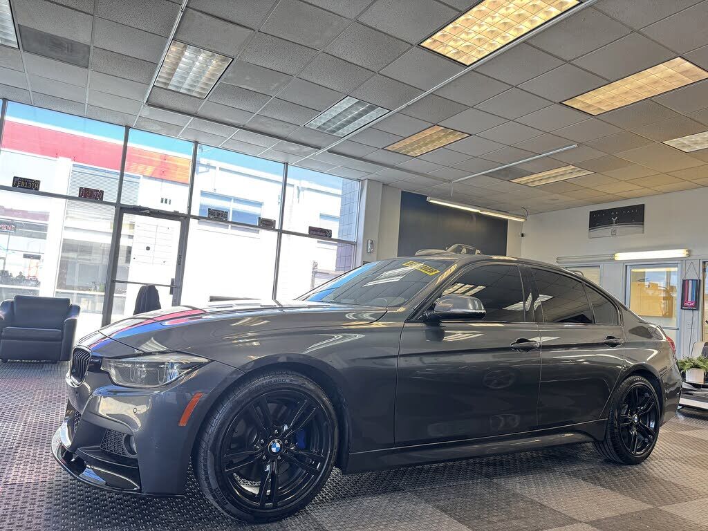 BMW 330i
