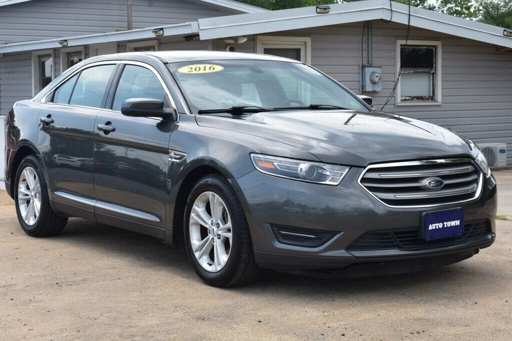 2016 FORD Taurus