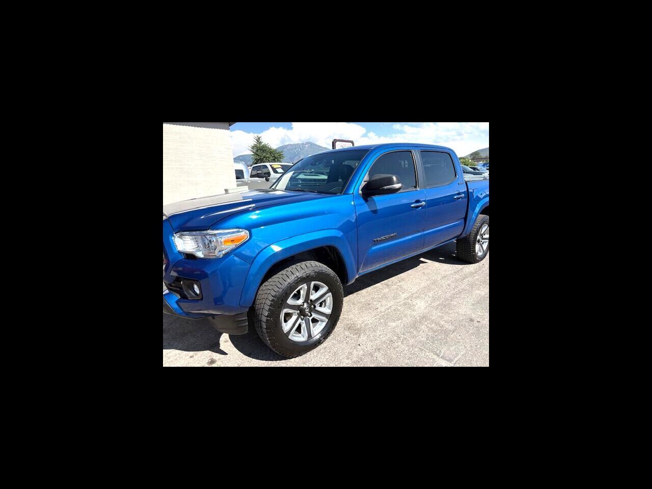 2018 TOYOTA Tacoma