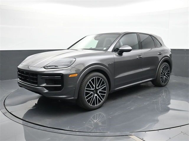 2025 PORSCHE Cayenne