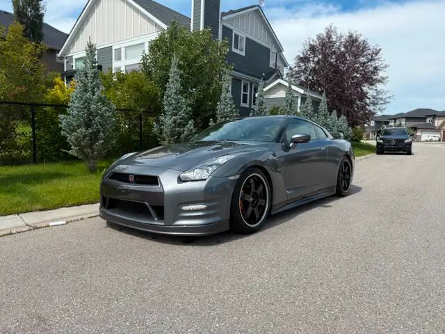Nissan GT-R