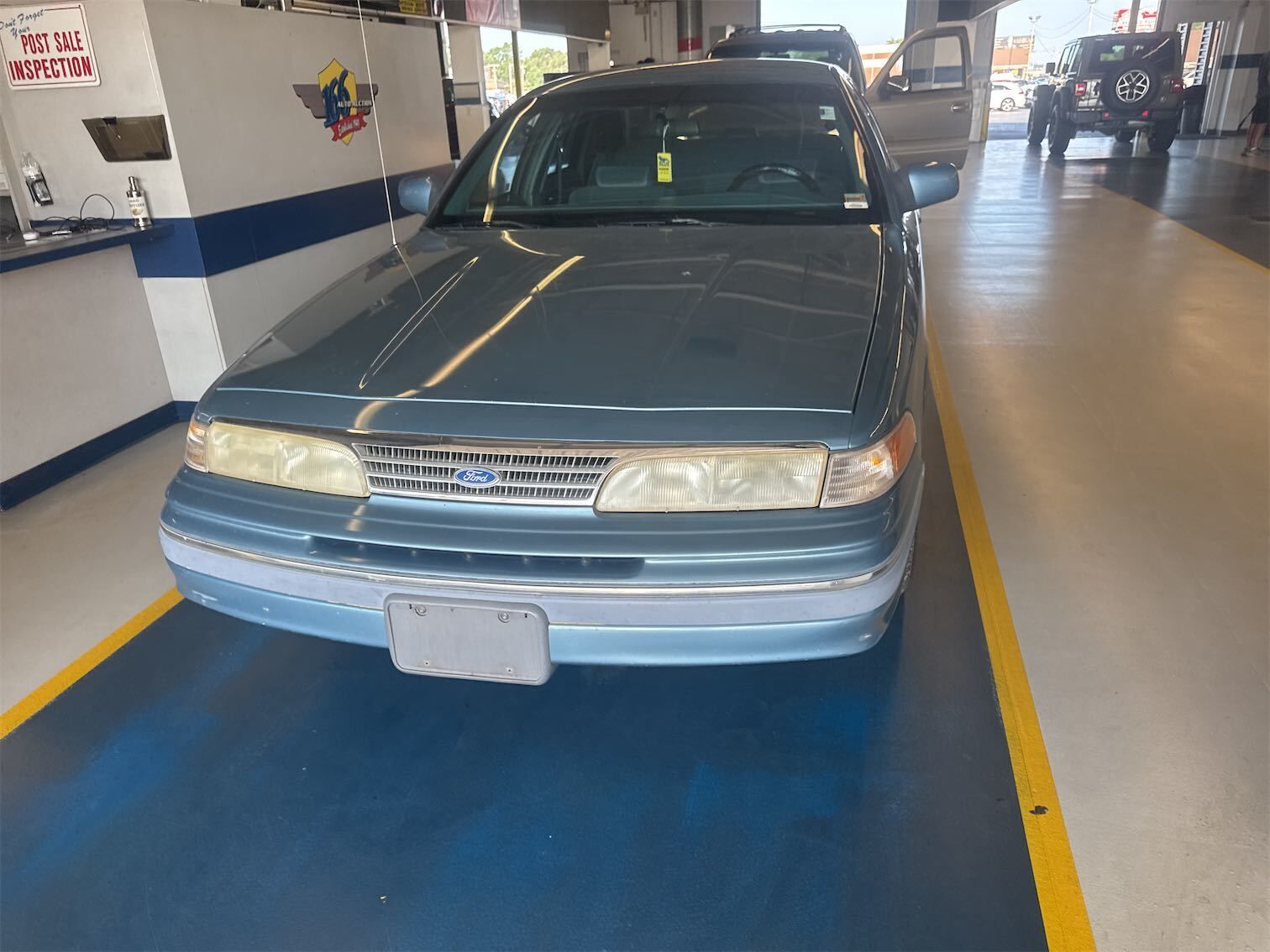 Ford Crown Victoria