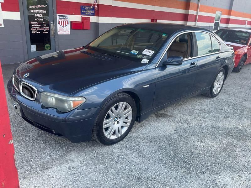 BMW 745i