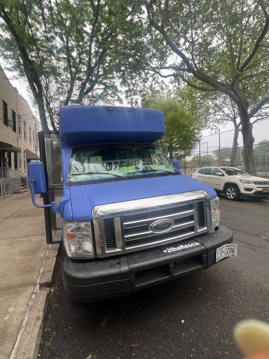 Ford E-350
