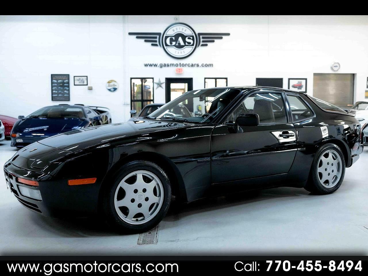 Porsche 944